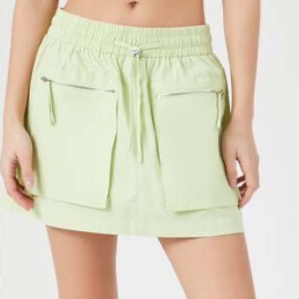 Zip pocket mini skirt